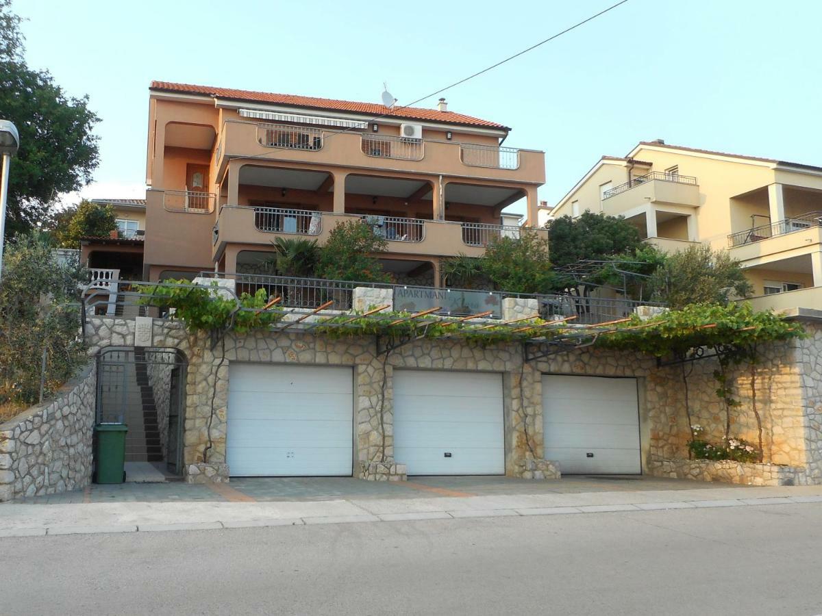 Apartments Klara Novi Vinodolski Exterior foto